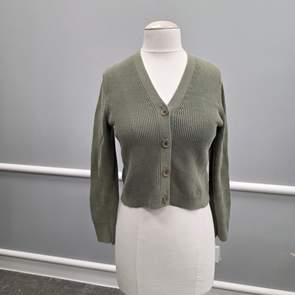 Banana Republic Green Cropped Cardigan - Picture 1 of 9